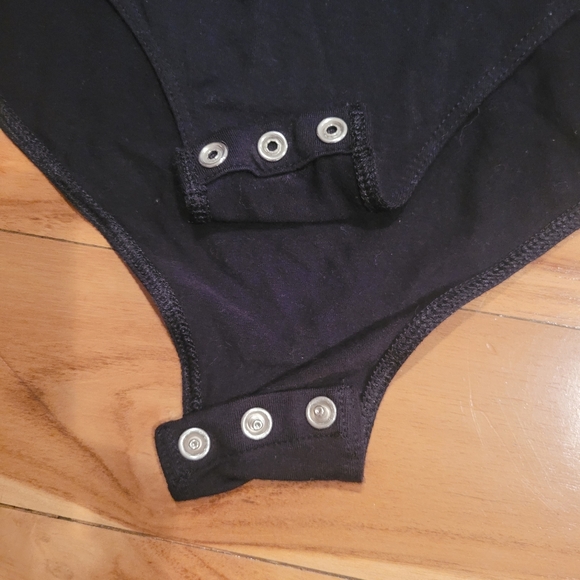 Short sleeved bodysuit - Picture 6 of 7